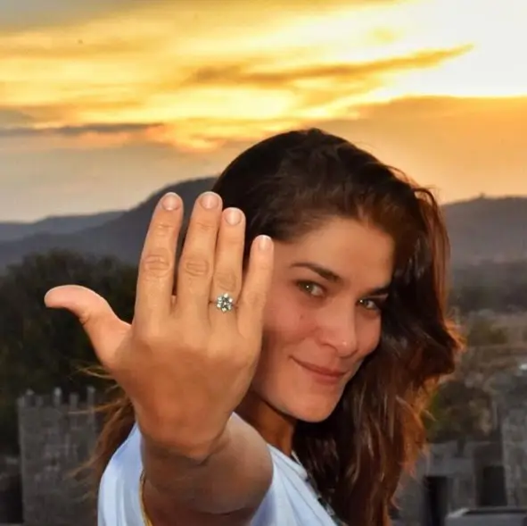 Atriz de 'Malhação' Priscila Fantin está noiva: "Apaixonada pela aliança"