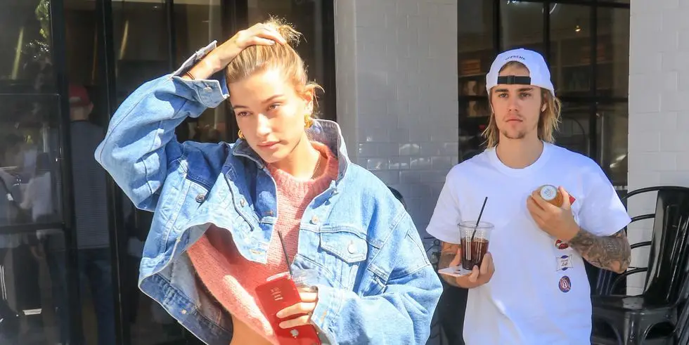 Farta das redes sociais Hailey Baldwin defende a sua relação com Justin Bieber