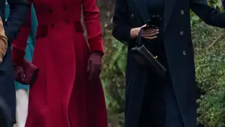 Kate e Meghan juntas e sorridentes: fizeram as pazes ou seguiram ordens da rainha?