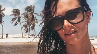 Esta é a fotografia em que mais bem vemos o rosto da filha de Cláudia Vieira