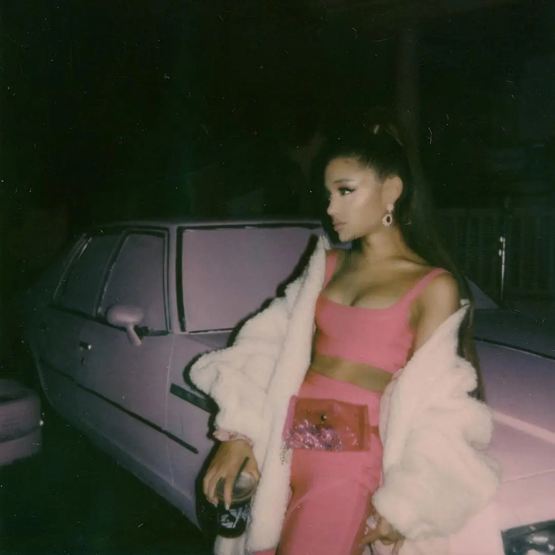 Ariana Grande colocou silicone?