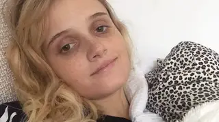 Carolina Deslandes emociona seguidores com fotografia do filho mais novo