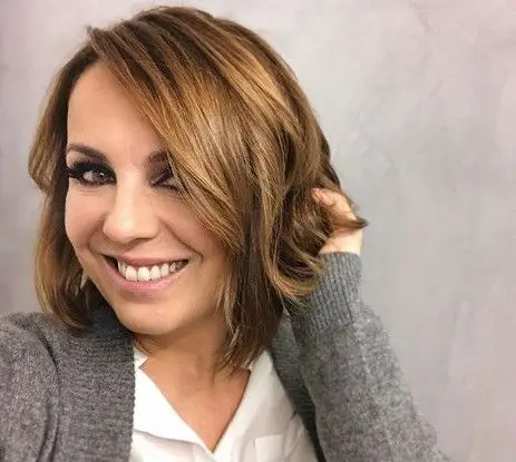 Tânia Ribas de Oliveira mostra novo visual