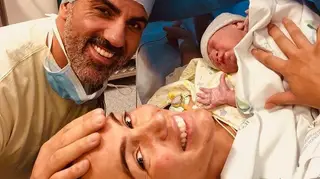 Marido de Liliana Aguiar mostra vídeo inédito do parto do filho