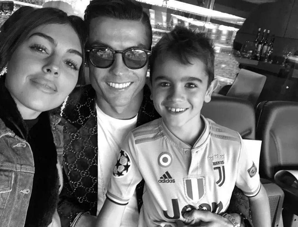 Georgina Rodríguez, Cristiano Ronaldo e Dinis, filho de Katia Aveiro