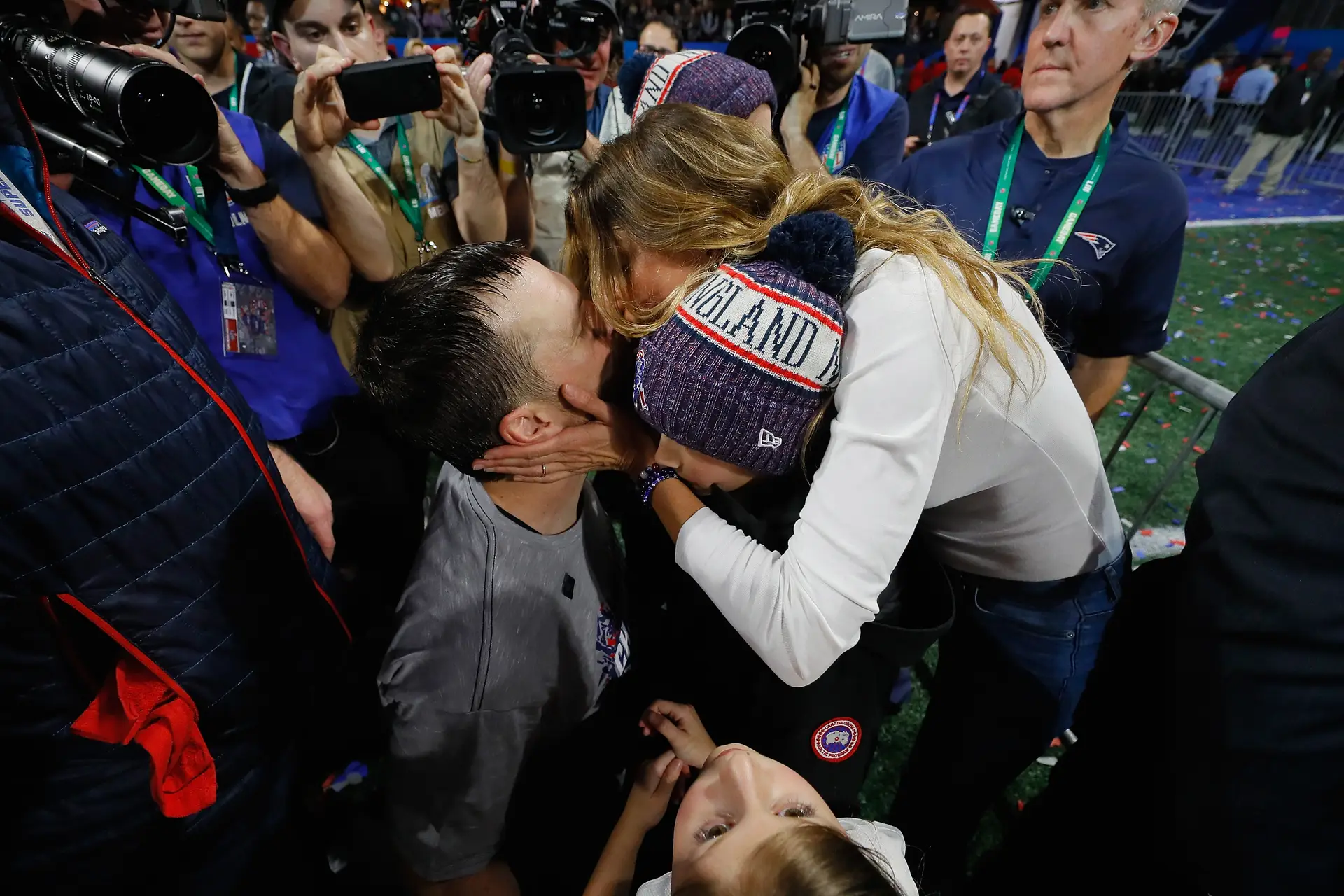 'Super Bowl': O apaixonado beijo de Gisele Bündchen e Tom Brady que está a conquistar os fãs