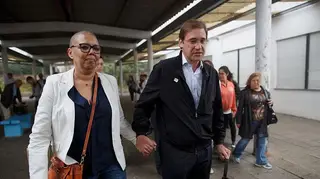 Laura Ferreira ausente no funeral do pai de Pedro Passos Coelho