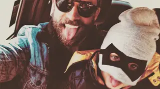 Diogo Amaral viaja sozinho com o filho: “Como o irmão está a chegar, achei que era o momento”