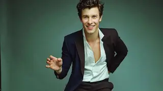 Shawn Mendes despe-se para a Calvin Klein