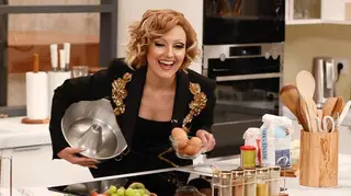 Inédito: Joana Pais de Brito encarna Cristina Ferreira na abertura d‘O Programa da Cristina’