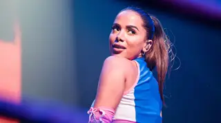 Anitta revela detalhes sobre a vida sexual: "Se tenho namorado e ele quer fazer 'ménage' ou troca de casal, sinto-me segura"