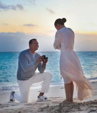 Jennifer Lopez mostra fotografias inéditas do pedido de casamento de Alex Rodriguez