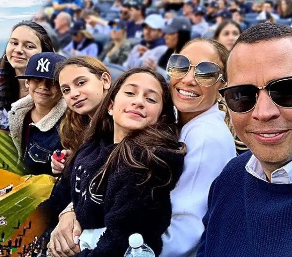 Noiva de Alex Rodriguez, Jennifer Lopez fala pela primeira vez sobre as acusações de traição