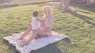 Khloé Kardashian celebra primeiro aniversário da filha com momentos especiais