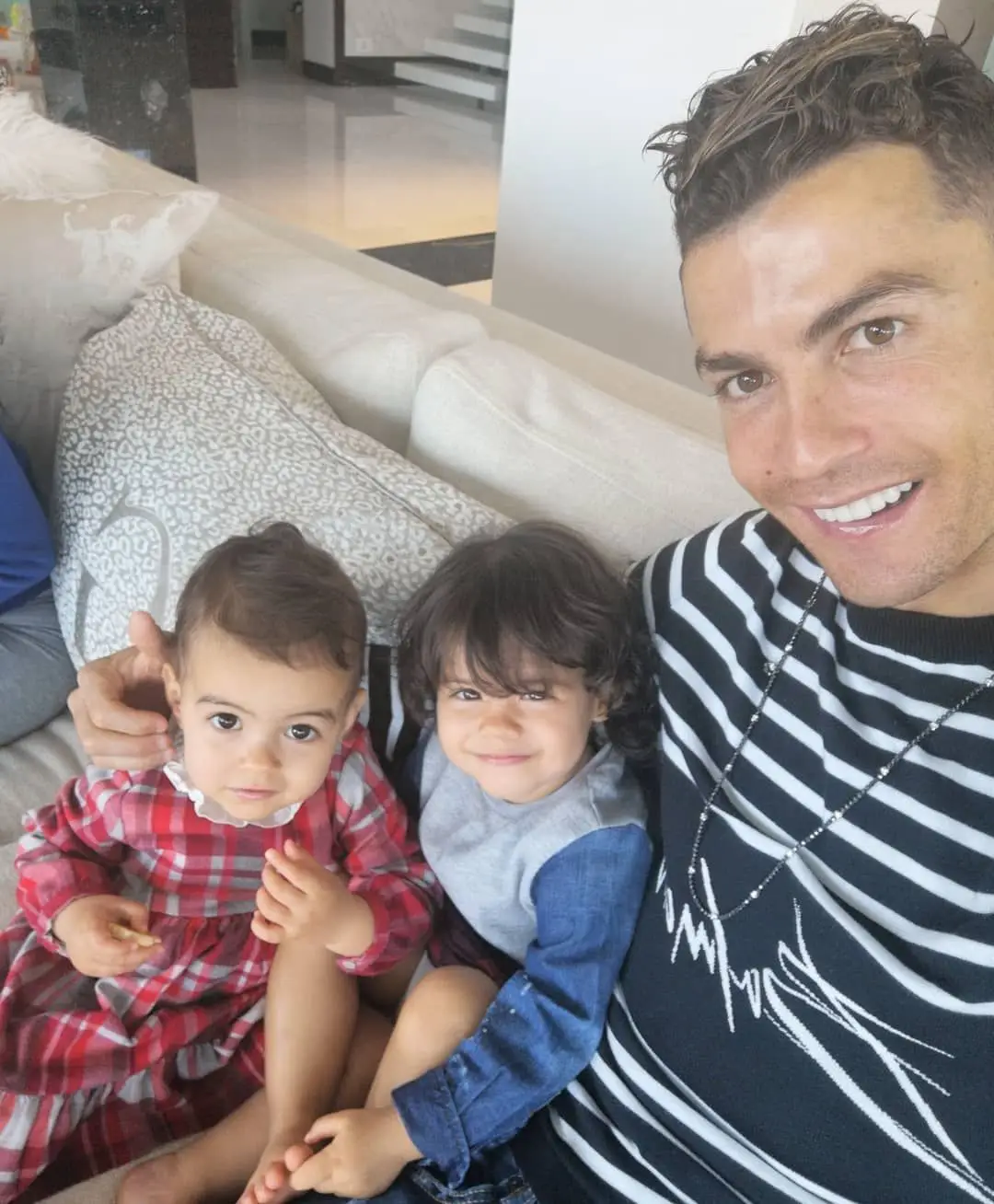 Cristiano Ronaldo com Eva e Alana Martina
