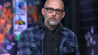 Moby revela que deu vários murros na própria cara depois de uma relação falhada