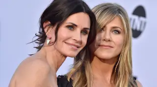 Jennifer Aniston e Courteney Cox zangam-se por causa de ex-marido?