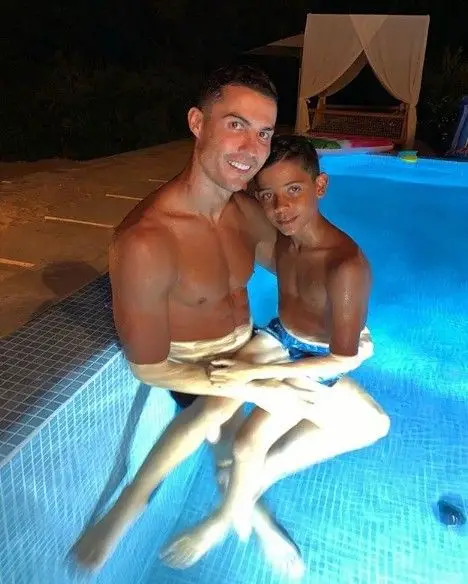 Cristiano Ronaldo celebra aniversário do filho: "O papá ama-te muito"