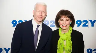 Anderson Cooper chora a morte da mãe