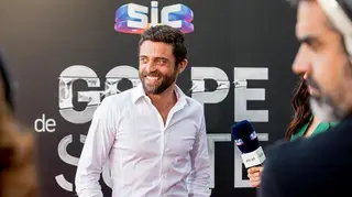 Diogo Amaral mostra momento de ternura com o filho recém-nascido