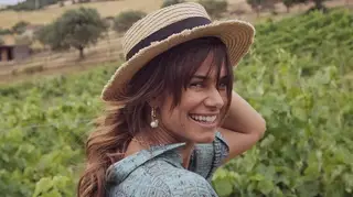 Cláudia Vieira mostra fotografia especial ao lado do namorado