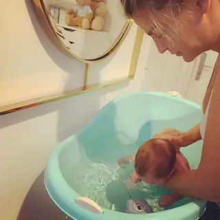 Jessica Athayde com o filho, Oliver