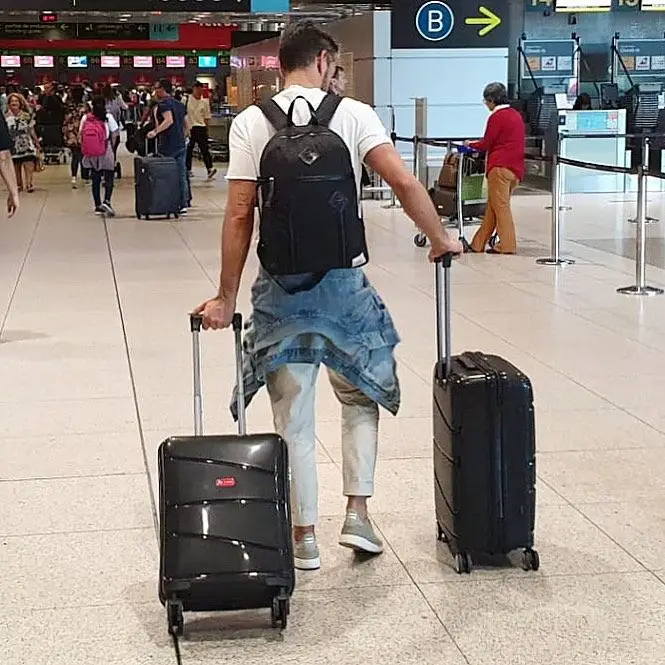 Depois das férias de sonho com o namorado, Cláudio Ramos dedica-se à filha