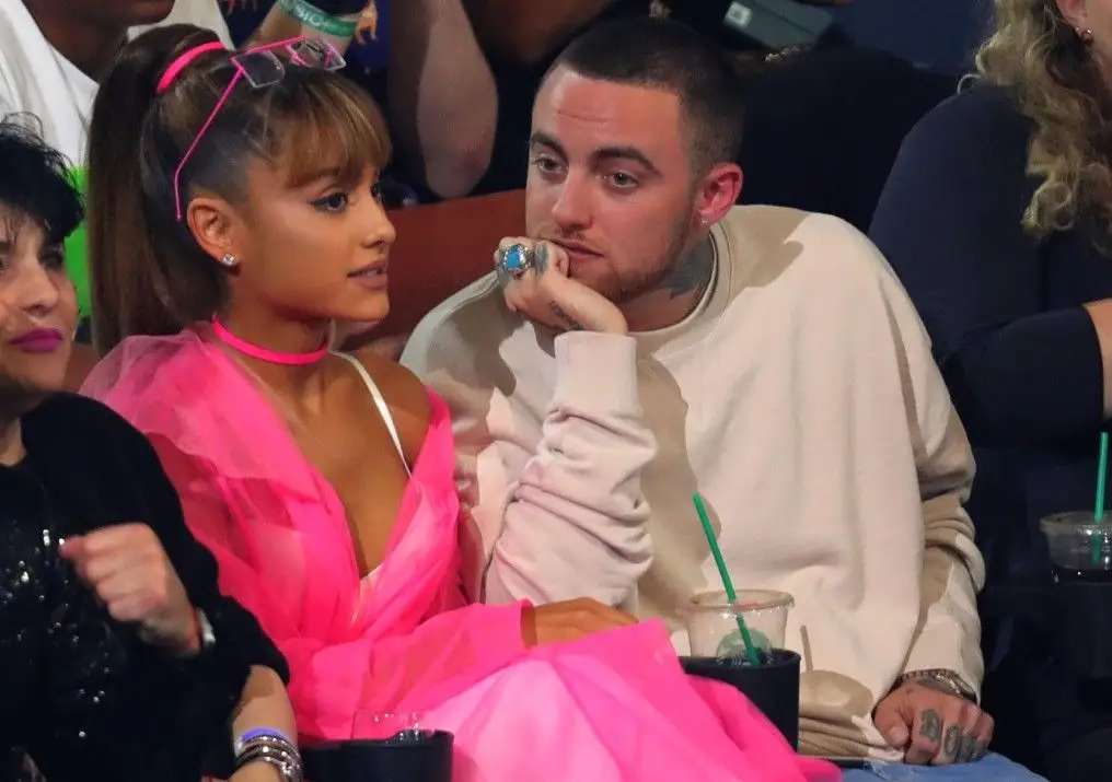 Ariana Grande recorda ex-namorado Mac Miller: "Não merecia os demónios que tinha"