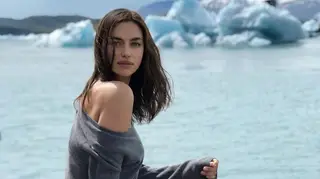 Irina Shayk nas primeiras férias com a filha, após separação de Bradley Cooper