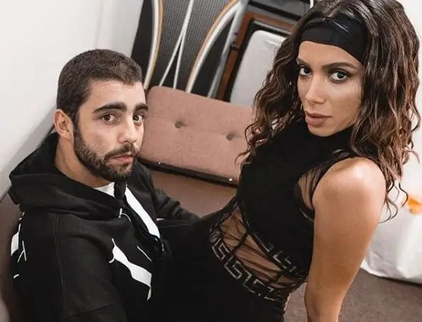 Anitta e Pedro Scooby separados após dois meses de namoro