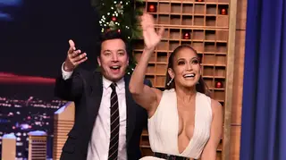 Jennifer Lopez e Jimmy Fallon recriam clássicos musicais com vídeo épico