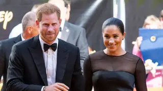 Harry e Meghan arrasados por trocarem companhia do filho por “fim de semana de luxo e diversão”