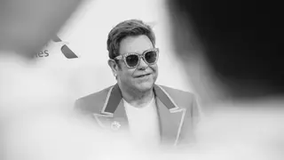 Elton John fala sobre vício: "A cocaína tornou-me num monstro"