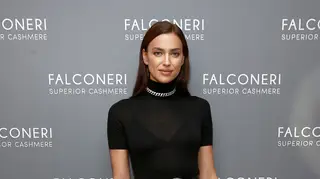 Irina Shayk encanta em momento de ternura com a filha