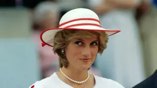 Internautas fascinados com retrato antigo da mãe da princesa Diana