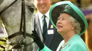 Sabia que Isabel II e o marido são primos? Eis alguns factos não tão conhecidos da rainha