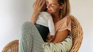 Jessica Athayde partilha fotografia amorosa do filho: "Oli deita-se pela primeira vez num palco"