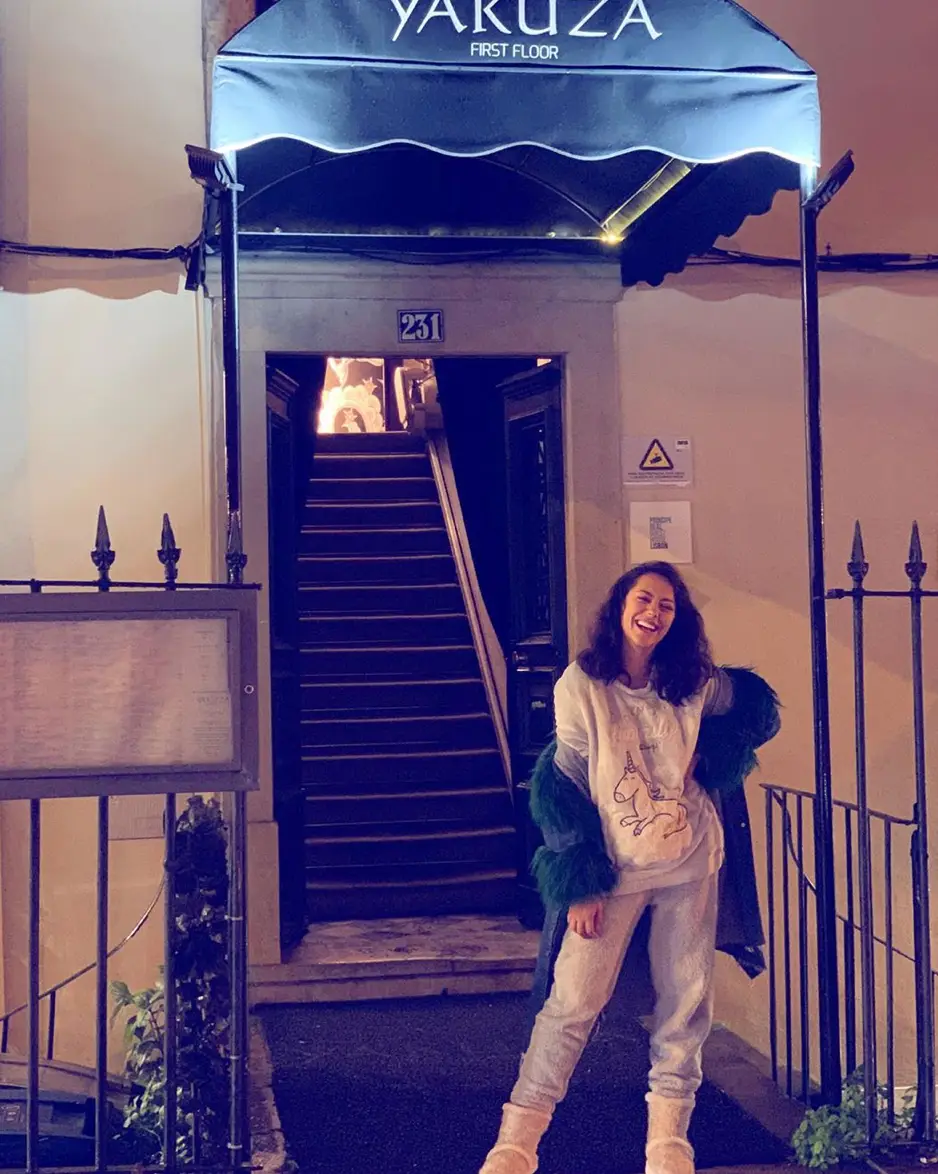 De pijama, Sofia Ribeiro surpreende os seguidores e vai à rua buscar o jantar