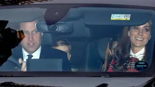 As imagens de William e Kate com os filhos à chegada do tradicional almoço de Natal com Isabel II