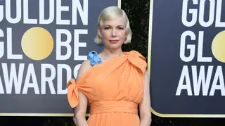 Grávida, Michelle Williams mostra a barriga pela primeira vez nos Golden Globes
