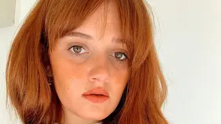 Carolina Deslandes mostra-se vestida de noiva: "Ainda é só uma maquete"