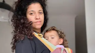 Blaya mostra como, aos 2 anos, a filha já medita