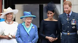 Camilla Parker Bowles criticada pela reação "fria" à saída de Harry e Meghan da família real