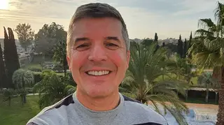 João Baião lembra o pai: “É dia de mandar um beijinho especial para o céu!”