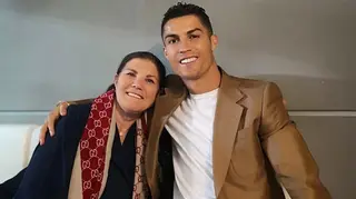 Cristiano Ronaldo a caminho da Madeira para ver a mãe