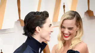 Óscares: Fãs ficam histéricos com cumplicidade entre Margot Robbie e Timothée Chalamet