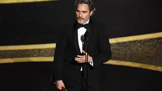 Joaquin Phoenix vence melhor ator na quarta nomeação aos Óscares