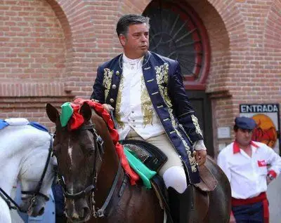 Cavaleiro tauromáquico João Moura detido por alegados maus tratos a animais