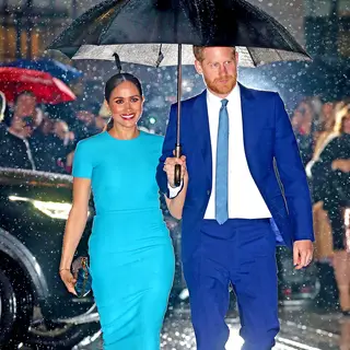 Meghan Markle e Harry vaiados na primeira aparição pública após afastamento dos deveres reais