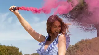 Aos 5 meses de gravidez, Sara Prata mostra barriga: "Tentar manter o ânimo leve"